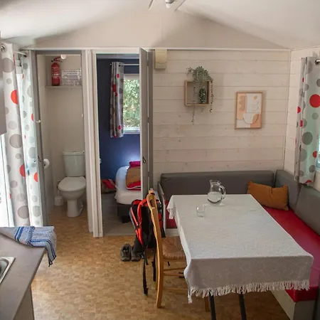 Zecamping 3 Dog Friendly Avec Piscine Dans Un Environnement Calme Campingplads Tuchan