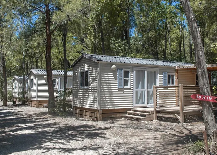 Camping 3 Etoiles - Piscine - Ccbefgh