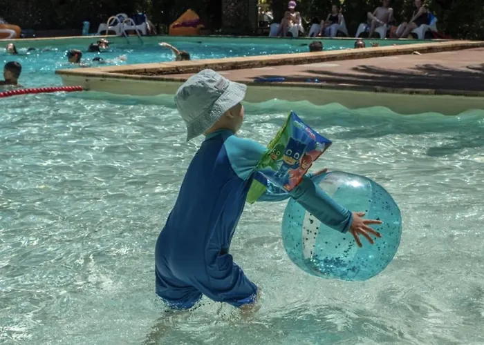 Zecamping 3 Dog Friendly Avec Piscine Dans Un Environnement Calme