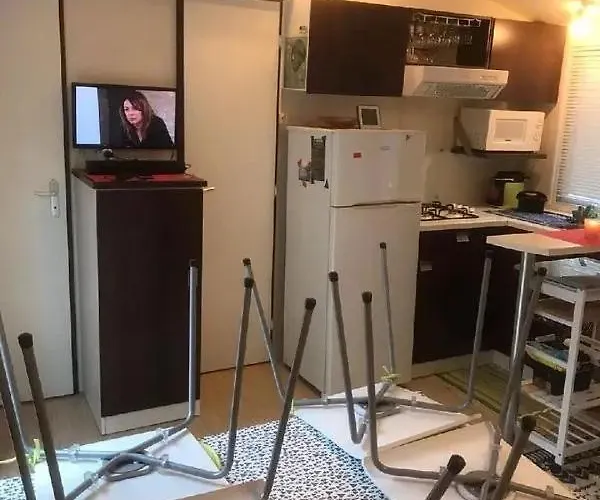 Camping 3 Etoiles - Piscine - Ccbefgh 3*