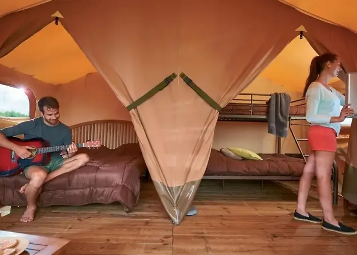 3 Etoiles - Piscine - Ccbefgh 3*