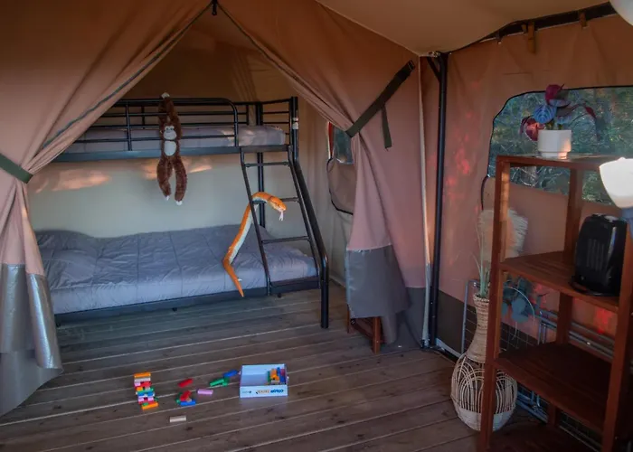 Camping 3 Etoiles - Piscine - Ccbefgh Tuchan